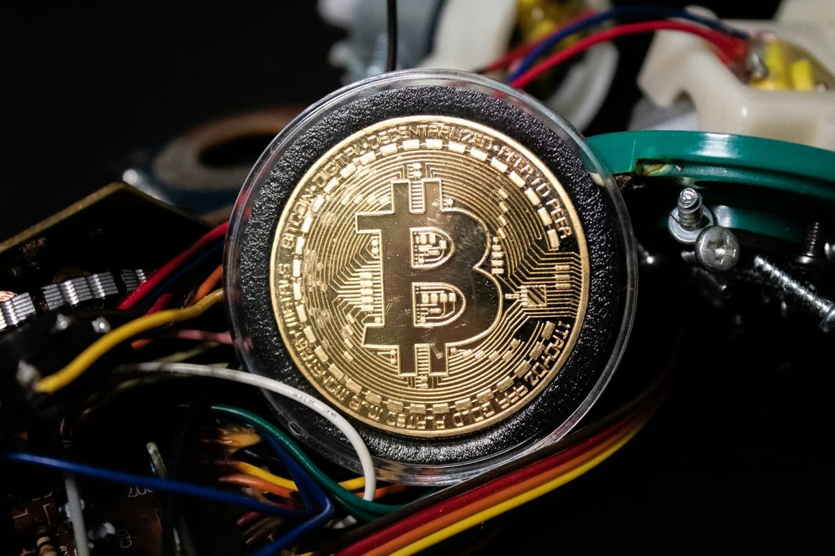 A Tether újabb giga befektetést jelentett be a bitcoin bányászatába